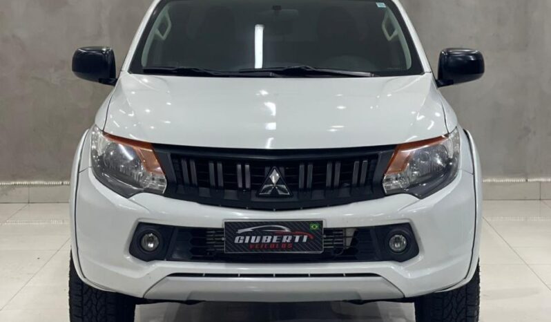 Mitsubishi L200 Tri. Outd. GLX 2.4 CD 4X4 Die. MEC 2023 full