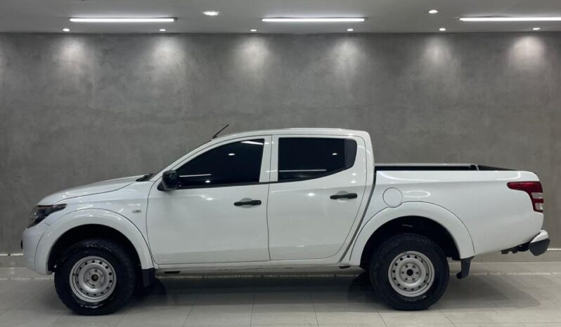 Mitsubishi L200 Tri. Outd. GLX 2.4 CD 4X4 Die. MEC 2023 full