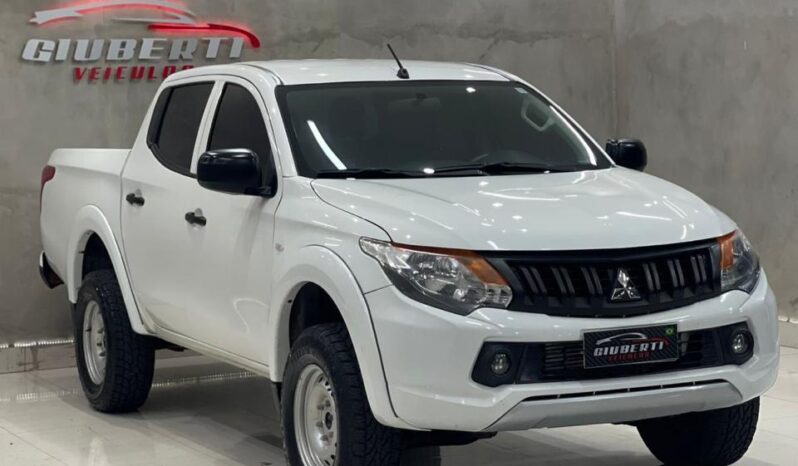 Mitsubishi L200 Tri. Outd. GLX 2.4 CD 4X4 Die. MEC 2023 full